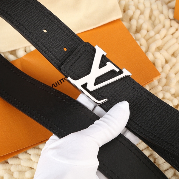 激安ルイヴィトンベルト背面デザイン